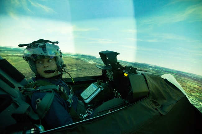 Savaş pilotları "en doğru karar"ı öğreniyor