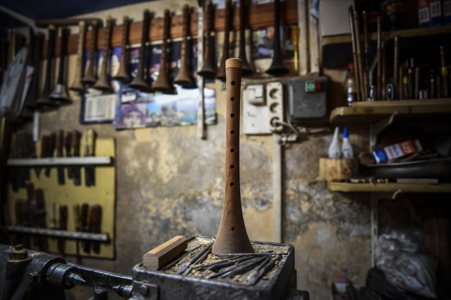 Gaziantepli ustanın zurnaları kurumuş kayısı ağaçlarından