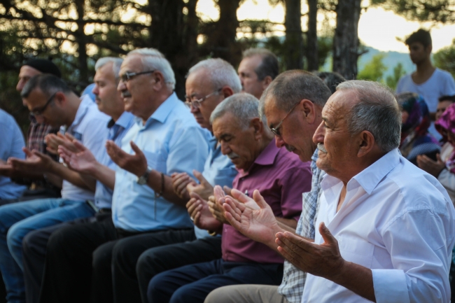 Ertuğrul Gazi'nin oğlu Saru Batu Savcı Bey kabri başında anıldı