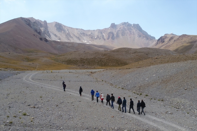 Erciyes Dağı'nda tarifeli zirve tırmanışı
