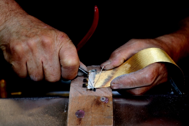 Trabzonlu Süleyman usta altın hasırı 53 yıldır ilmek ilmek işliyor