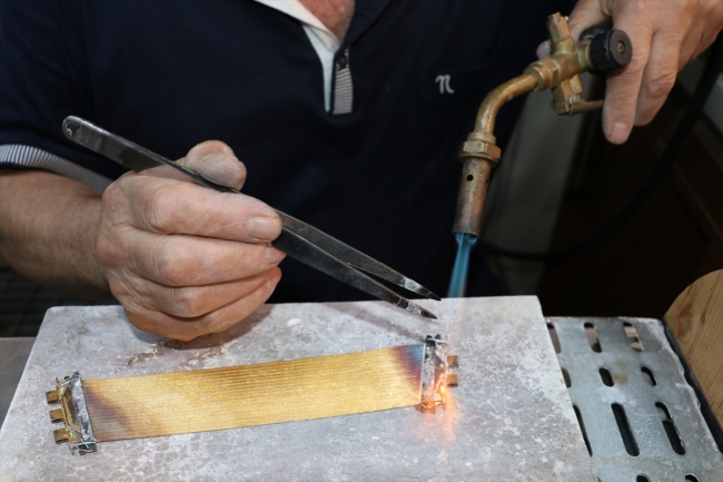 Trabzonlu Süleyman usta altın hasırı 53 yıldır ilmek ilmek işliyor