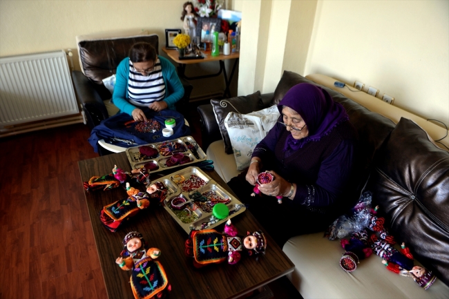 Türkmen kadınını tanıtan Damal bebeklerin 37 yıllık ustası