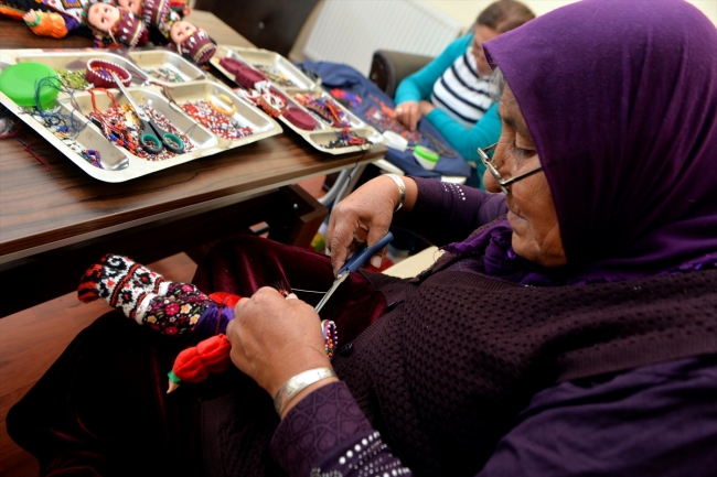 Türkmen kadınını tanıtan Damal bebeklerin 37 yıllık ustası