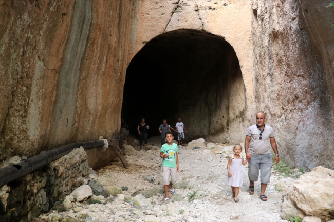 Bin esirin ellerinde hayat bulan tünel: Vespasianus Titus