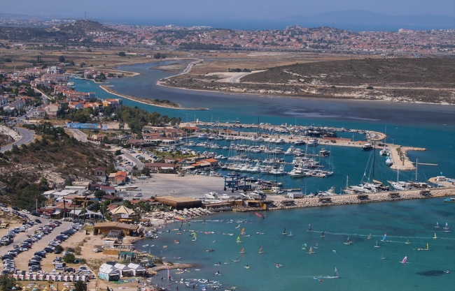 Türkiye plajlarında 459 mavi bayrak dalgalanıyor