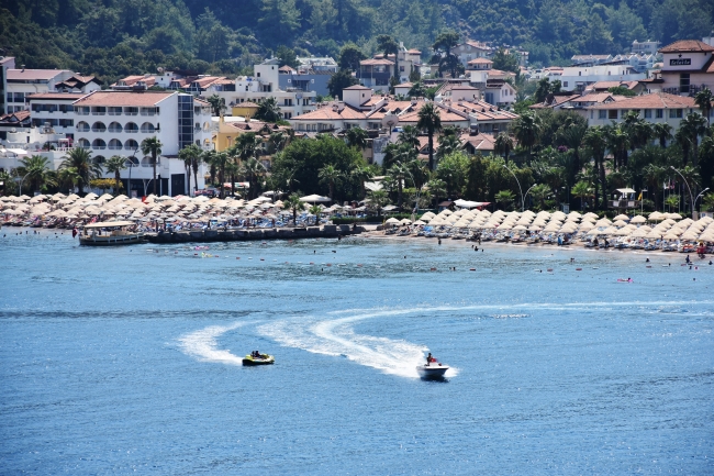 Türkiye plajlarında 459 mavi bayrak dalgalanıyor