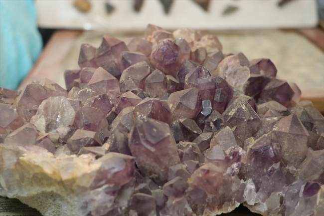 Doğal taşlar Hüseyin Çoban'ın ellerinde sanat eserine dönüşüyor