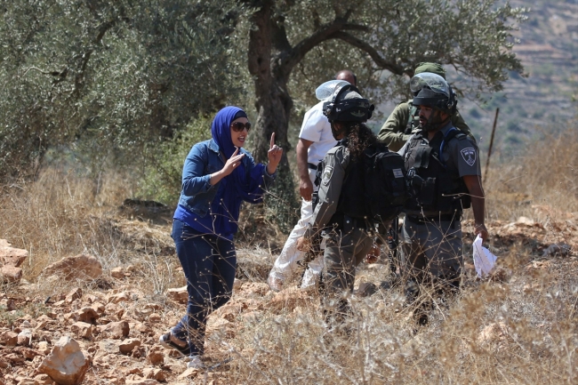 İsrail askerlerinden Filistinli köy sakinlerine müdahale