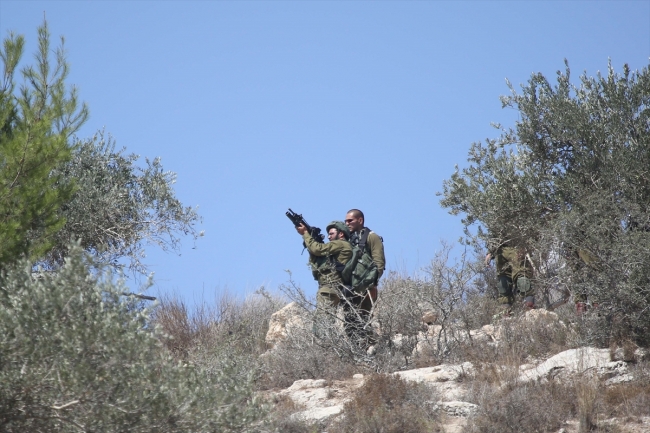 İsrail askerlerinden Filistinli köy sakinlerine müdahale