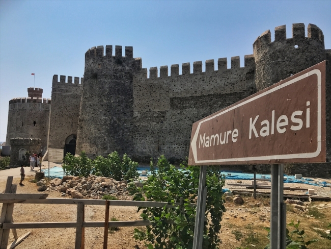 Tarihe tanıklık eden görkemli yapı: Mamure Kalesi