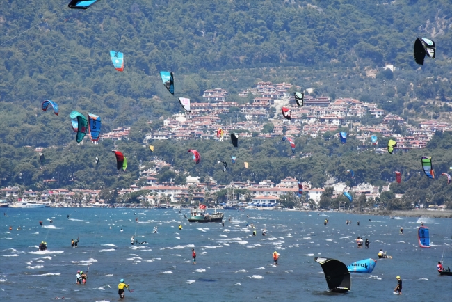 Gökova Körfezi'nde rüzgar sörfü yoğunluğu