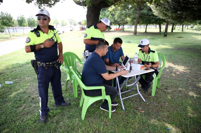 Trafik kurallarına uymayan sürücüleri drone yakaladı
