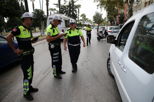 Trafik kurallarına uymayan sürücüleri drone yakaladı