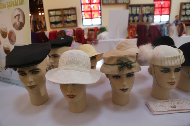 60 yıllık şapkalar müzeye bağışlandı