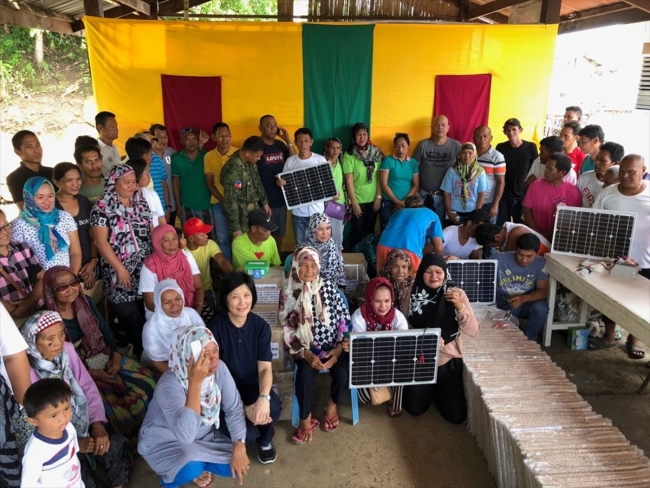 TİKA Filipinler'de 700 kişinin dünyasını aydınlattı