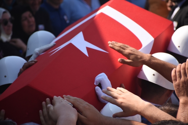 Batman ve Hakkari şehitleri son yolculuğuna uğurlandı