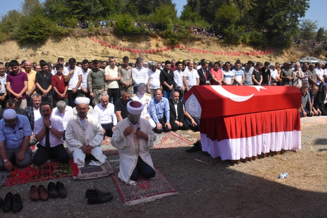 Batman ve Hakkari şehitleri son yolculuğuna uğurlandı
