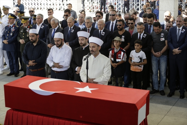 Batman ve Hakkari şehitleri son yolculuğuna uğurlandı