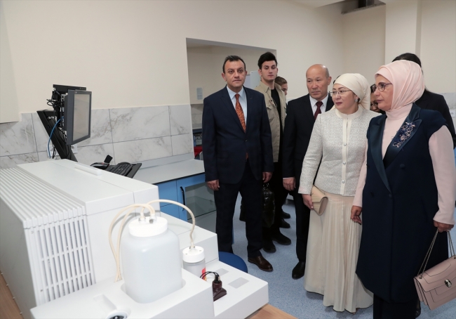 Emine Erdoğan, Bişkek Kırgız-Türk Dostluk Hastanesi'ni ziyaret etti