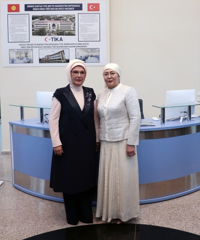 Emine Erdoğan, Bişkek Kırgız-Türk Dostluk Hastanesi'ni ziyaret etti