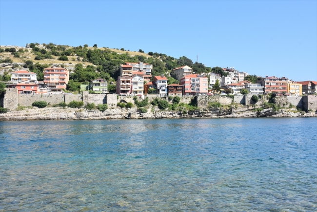 Cenevizlilerin ticaret yolundaki kaleler tarihini koruyor