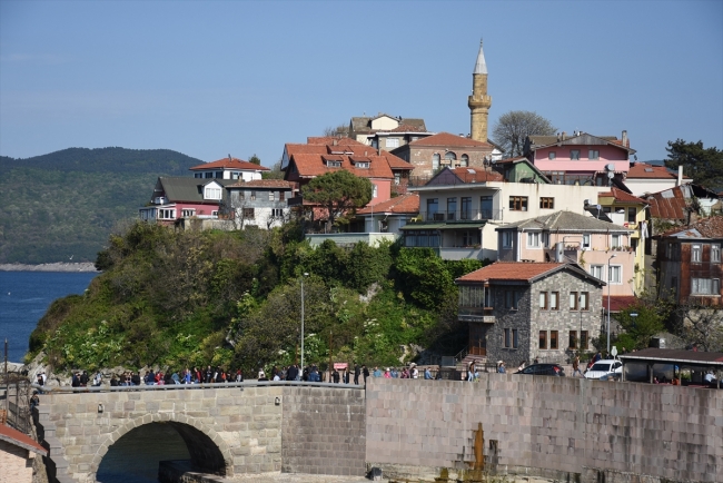 Cenevizlilerin ticaret yolundaki kaleler tarihini koruyor
