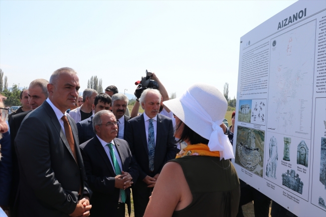 Kazı çalışmalarını yerli arkeologların yapması isteniyor