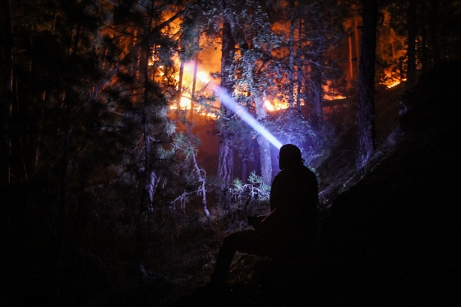 Kütahya'da çıkan orman yangını kısmen kontrol altına alındı