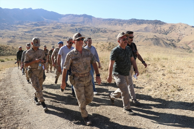 Mehmetçik Herekol Dağı'nda kuş uçurtmuyor