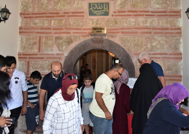 Ertuğrul Gazi Türbesi'ne ziyaretçilerden yoğun ilgi