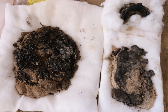 Beycesultan Höyüğü'nde 3 bin 600 yıllık tekstil parçaları bulundu