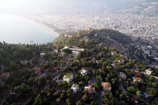 Alanya Kalesi'nde "Selçuklu Çarşısı" gün yüzüne çıkarılıyor
