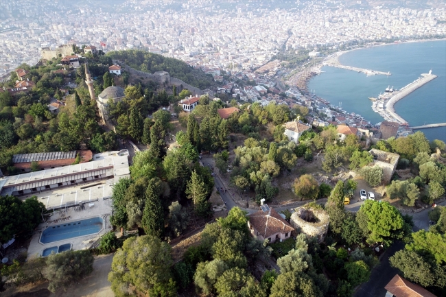 Alanya Kalesi'nde "Selçuklu Çarşısı" gün yüzüne çıkarılıyor