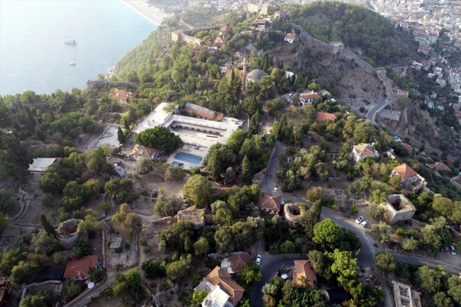 Alanya Kalesi'nde "Selçuklu Çarşısı" gün yüzüne çıkarılıyor