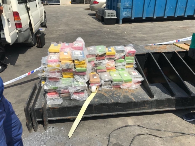 Kocaeli'de 800 kilogram uyuşturucu ele geçirildi