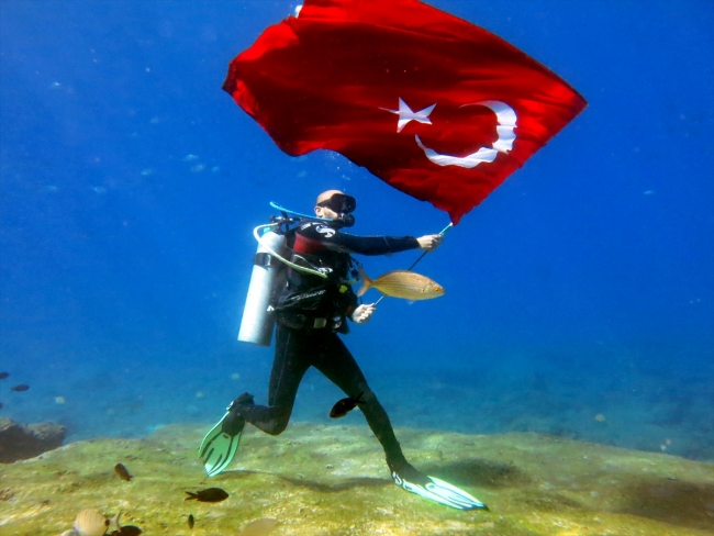 Günlük hayatı mavi suların derinliklerine taşıdılar