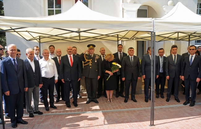 ASALA'nın şehit ettiği Türk diplomat anısına anıt