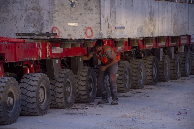Tarihi zaviyenin türbe bölümü yeni yerine taşındı