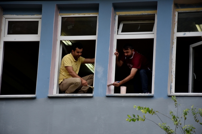 Trabzon'da öğretmenler okullarını yeni döneme kendileri hazırladılar