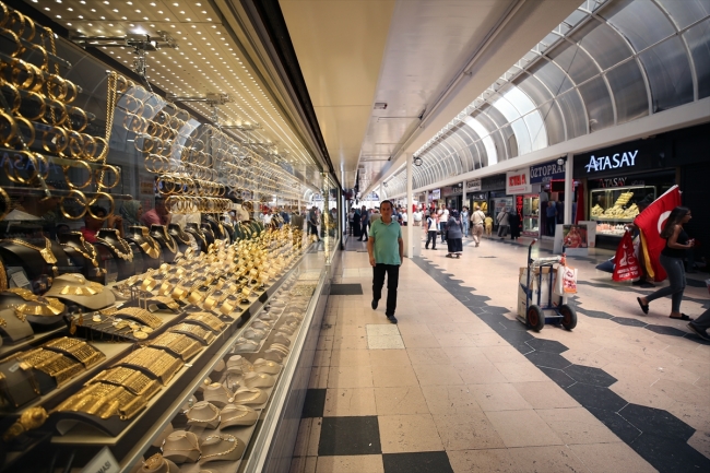 800 yıllık Kayseri Kapalı Çarşı ticaretteki canlılığını koruyor