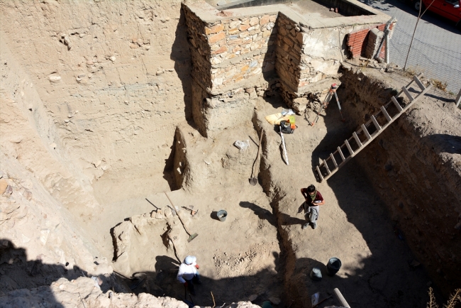 Kalehöyük kazılarında Ahi ocakları bulundu