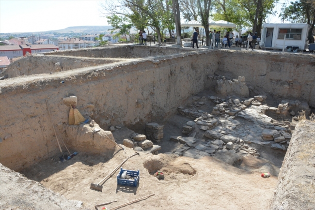 Kalehöyük kazılarında Ahi ocakları bulundu