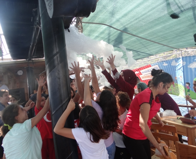 Sokakta çalışan çocuklar yat turuna katıldı