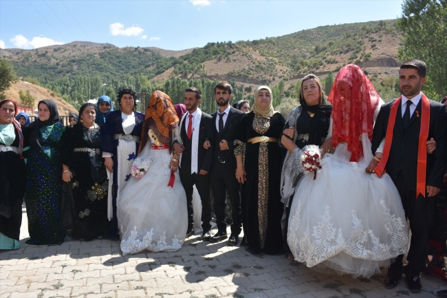 Sınır köyünde Türk bayrağı geleneği