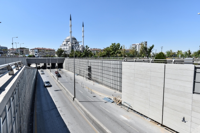 Ankara'da arterlerdeki üst geçitler yenileniyor