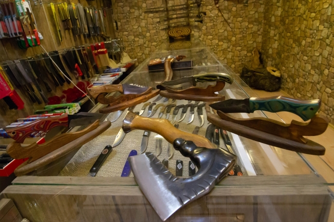 4 kuşaktır el yapımı tasarım bıçak üretiyorlar