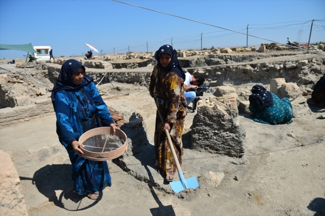 Tarihlerini kendi elleriyle gün yüzüne çıkaran Harranlı kadınlar