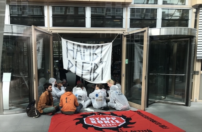 Almanya'da 28 çevreci gözaltına alındı