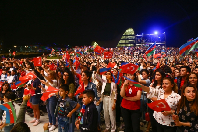 Anadolu Ateşi, Bakü'nün kurtuluş günü etkinliklerinde parladı